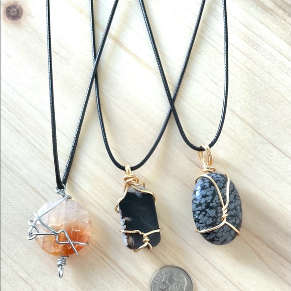 Handmade wire wrap agate crystals adjustable cord necklace - Picture 3 of 5